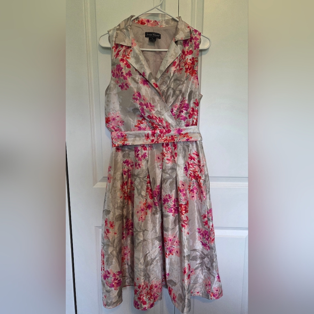 Jessica Howard Sleeveless Floral Midi Dress